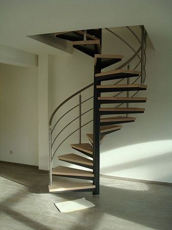 Металлические винтовые лестницы - пример выполнения