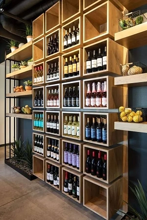 Торговые металлические стеллажи в Саратове - пример выполнения