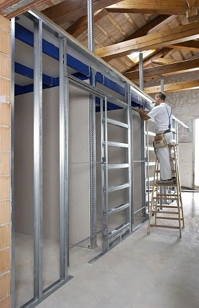 Пенал для раздвижной двери в Москве - пример выполнения