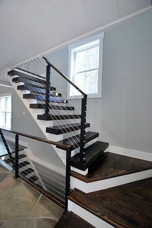 Тросовое ограждение для лестниц, перила в Москве - пример выполнения