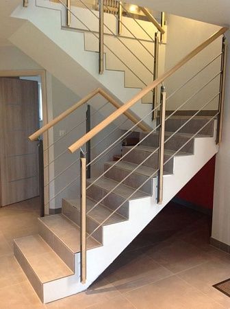 Ограждения для лестниц, перила из нержавейки - пример выполнения