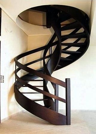 Спиральные металлические лестницы в Нижнем Новгороде - пример выполнения