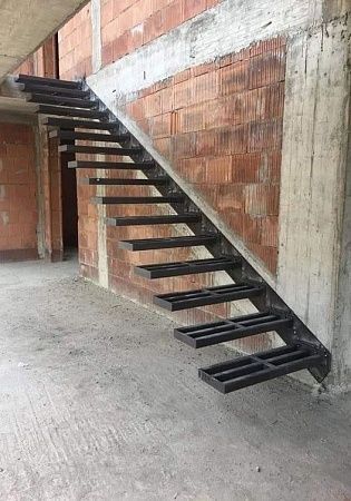 Консольный каркас в Казани - пример выполнения