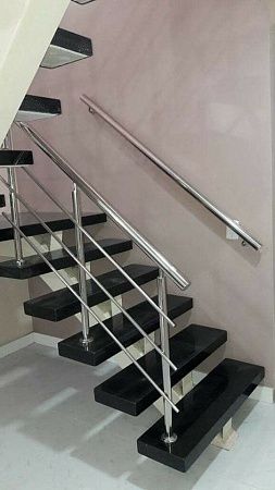 Ограждения для лестниц, перила из нержавейки - пример выполнения