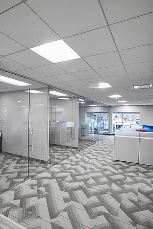 Кассетный подвесной потолок в Москве - пример выполнения