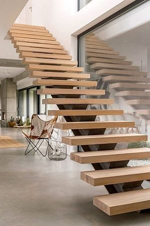 Отделка металлических лестниц, ступеней деревом в Москве - пример выполнения