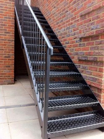 Уличные металлические лестницы в Новосибирске - пример выполнения