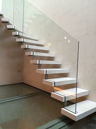 Стеклянное ограждение лестниц в Москве - пример выполнения