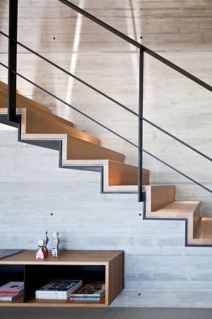 Зеркальные лестницы в Москве - пример выполнения