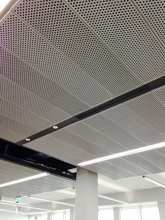 Подвесной металлический потолок в Москве - пример выполнения