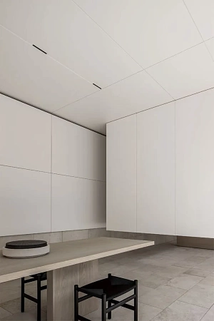 Кассетный подвесной потолок в Москве - пример выполнения