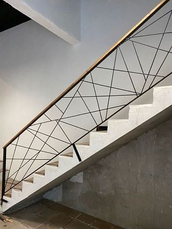 Ограждения для лестниц, перила из металла в Новосибирске - пример выполнения