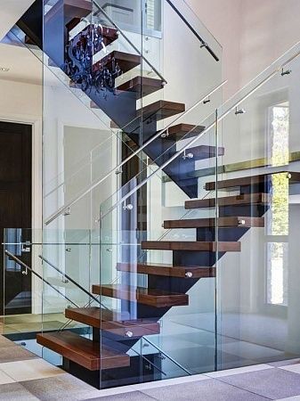 Отделка металлических лестниц, ступеней деревом в Москве - пример выполнения