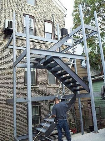 Пожарные лестницы на заказ в Самаре - пример выполнения