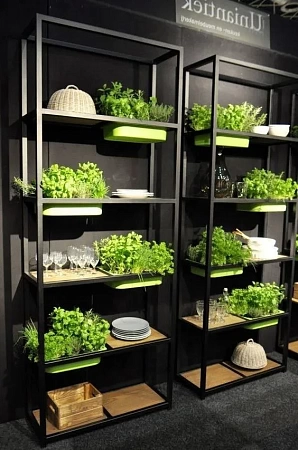 Торговые металлические стеллажи в Саратове - пример выполнения