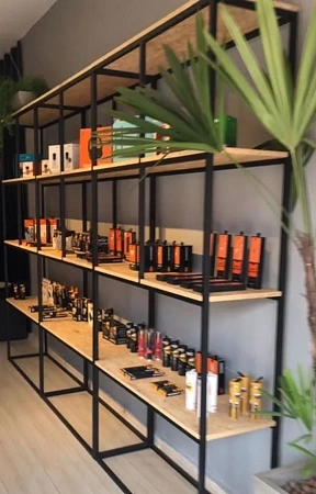 Торговые металлические стеллажи в Саратове - пример выполнения