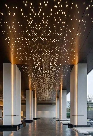 Подвесной металлический потолок в Москве - пример выполнения