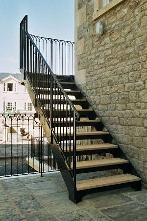 Уличные металлические лестницы в Новосибирске - пример выполнения