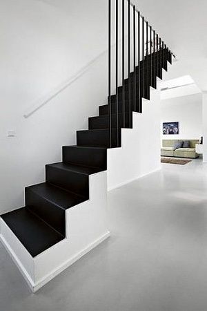 Пример консольной металлической лестницы