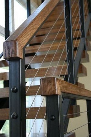Тросовое ограждение для лестниц, перила в Москве - пример выполнения