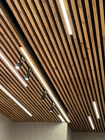 Кубообразные реечные потолки в Саратове - пример выполнения