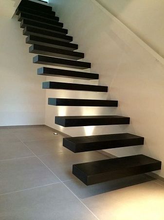 Отделка лестниц смолой в Москве - пример выполнения