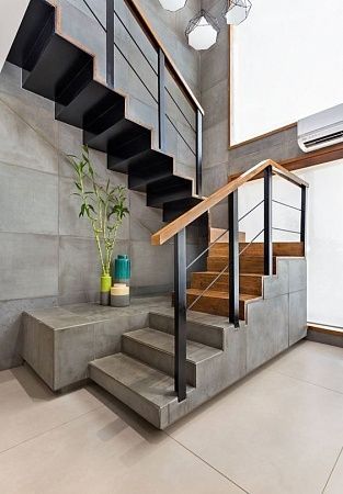 Зеркальные лестницы в Москве - пример выполнения