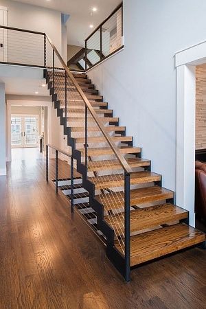 Тросовое ограждение для лестниц, перила в Москве - пример выполнения