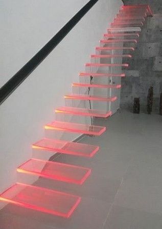 Консольные ступени из стекла в Саратове - пример выполнения