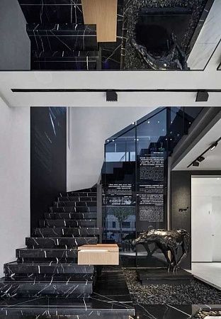 Отделка лестниц камнем в Оренбурге - пример выполнения