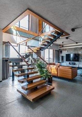 Отделка металлических лестниц, ступеней деревом в Москве - пример выполнения